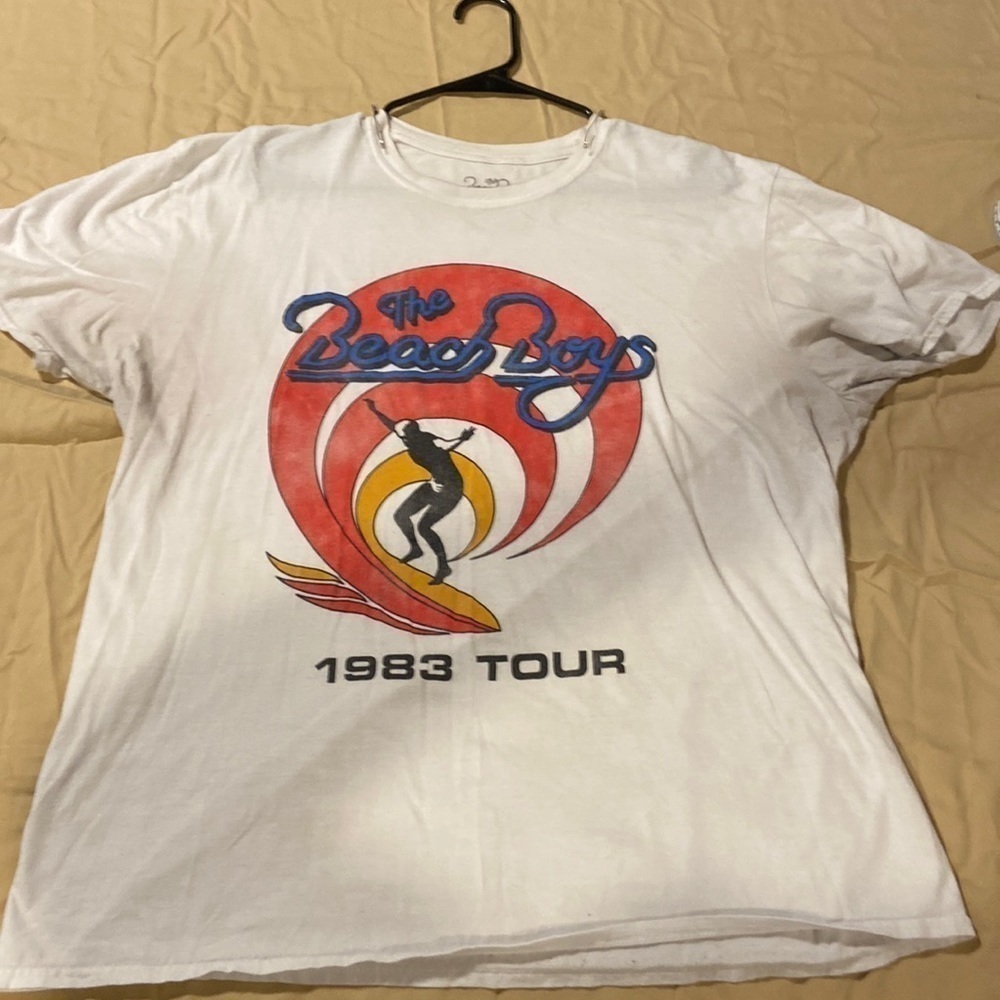 Men’s The Beach Boys 1983 tour tee reprint in size XL